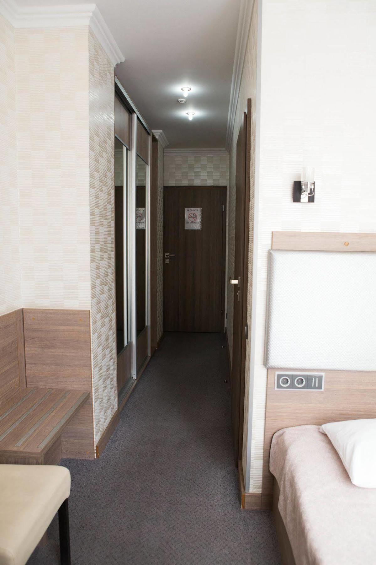 Hotel Elegant Kiev Exterior foto